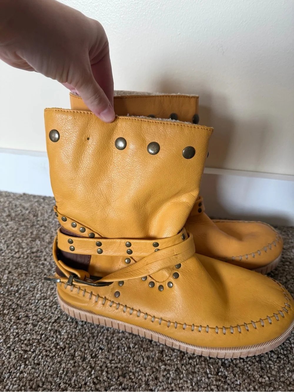 DINGO Women’s Leather Pull-On Malibu Boots
